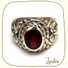 Bague argent travaillé et pierre de grenat