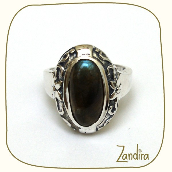 Bague avec une longue pierre de labradorite - Reflets gris vert