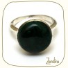 Pierre de malachite montée sur bague en argent